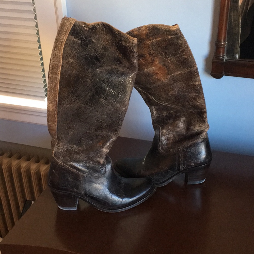 RARE Frye 6 Sandra antique brown finish